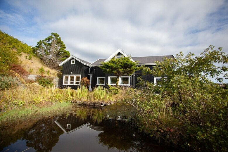 Red Robin - Vacation Homes Next To Svartifossur Waterfall