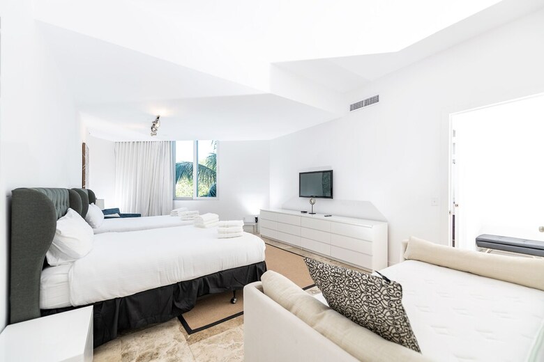 2228 Park 1