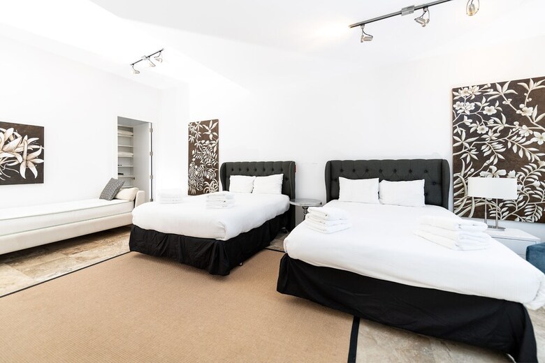 2228 Park 1