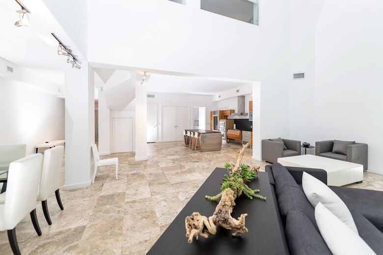 2228 Park 1