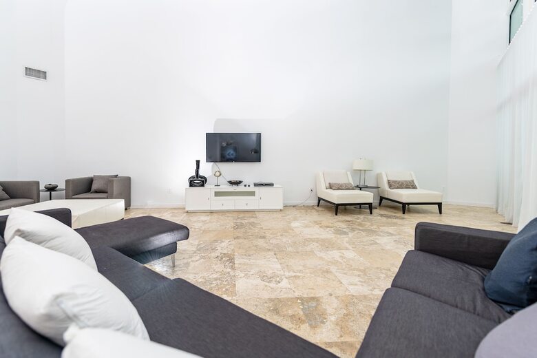 2228 Park 1