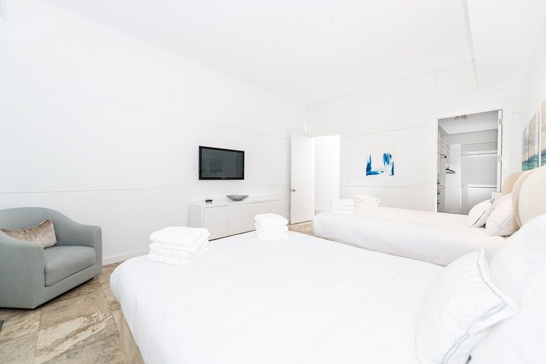 2228 Park 1