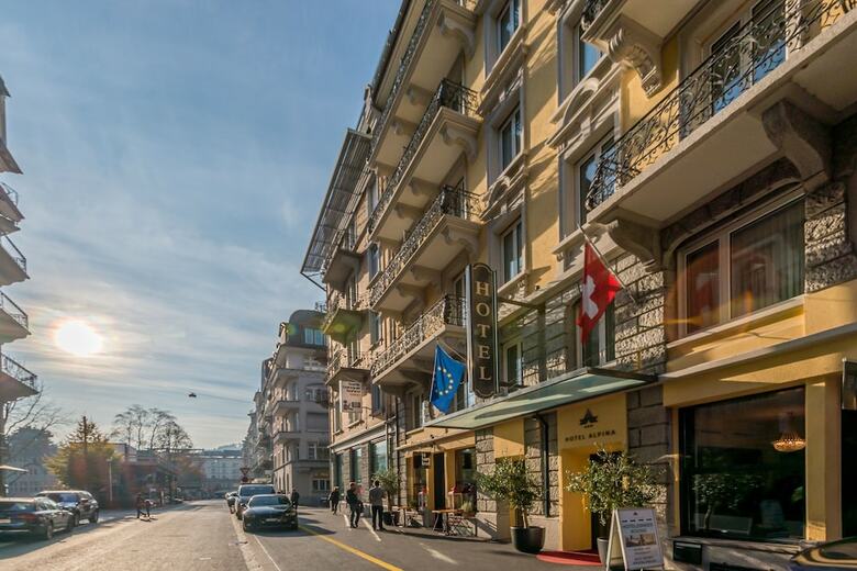 Hotel Alpina
