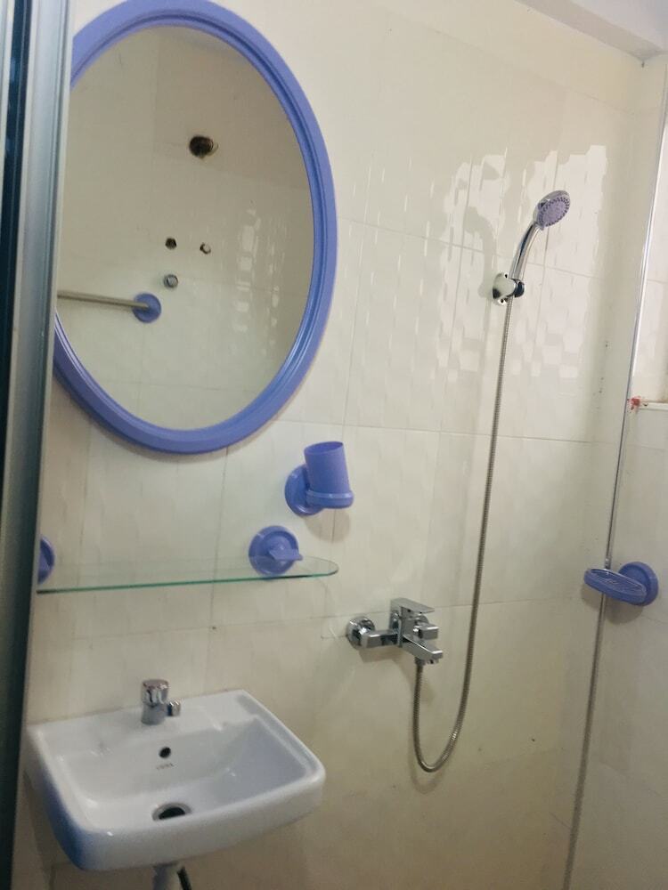 Thesyl Hotel Ltd