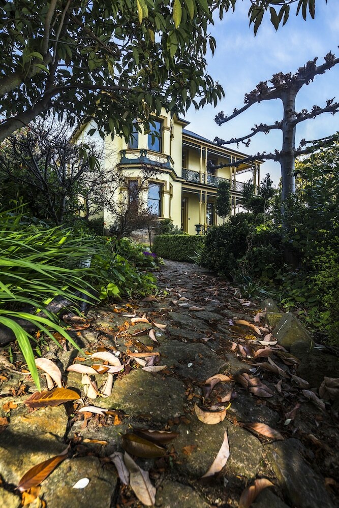 Corinda Contemporary