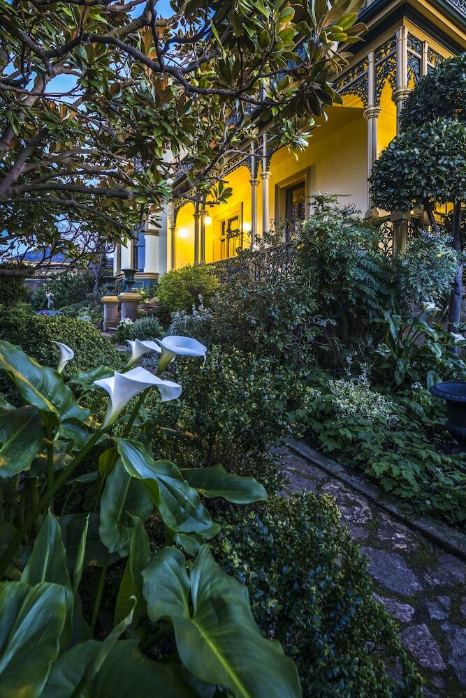 Corinda Contemporary