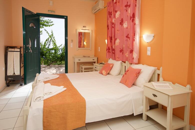 Hotel Studios Vrionis Panoramic Sunset