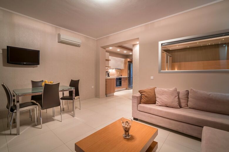 Aparthotel Kymothoe Elite