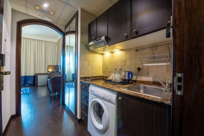 Aparthotel First Central Hotel Suites