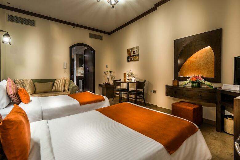 Aparthotel First Central Hotel Suites
