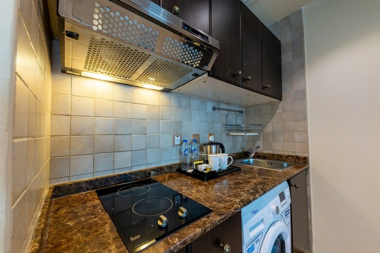 Aparthotel First Central Hotel Suites