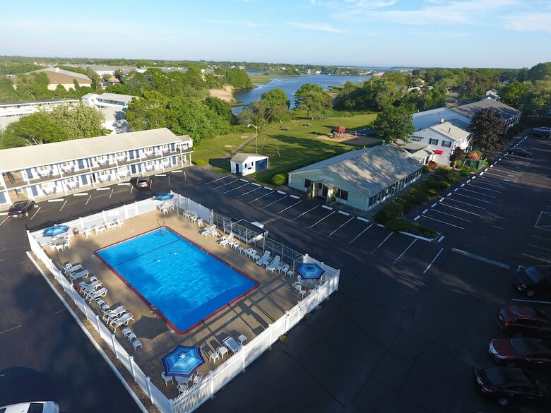 Hotel Tidewater Inn