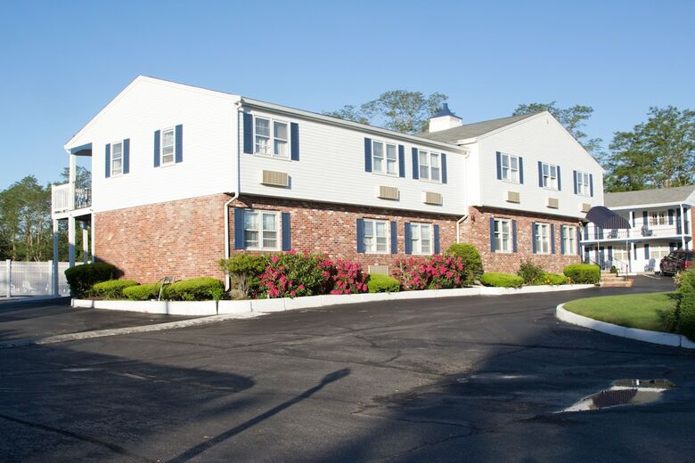 Hotel Tidewater Inn