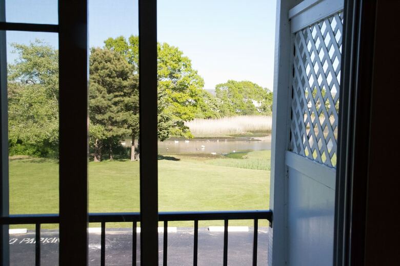 Hotel Tidewater Inn