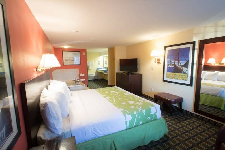 Hotel Tidewater Inn