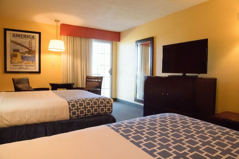 Hotel Tidewater Inn