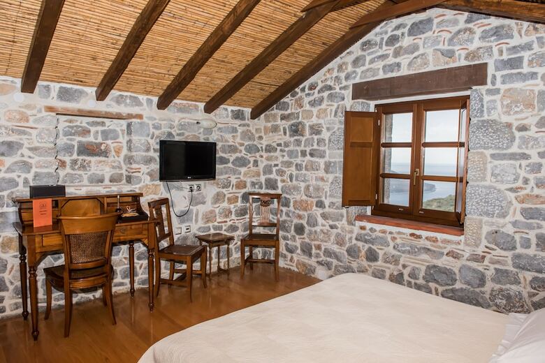 Xemoni Hotel