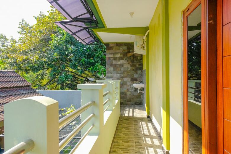 Hostal Griya Kinanthi Family