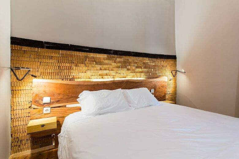 Bed & Breakfast Feel At Home Guest House