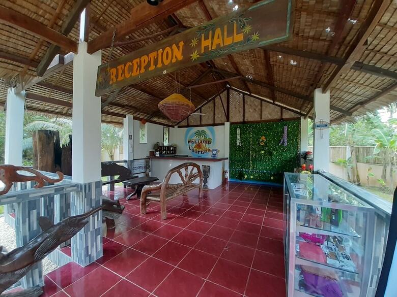 Hotel Coopers Beach Resort