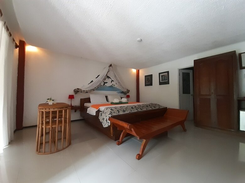 Hotel Coopers Beach Resort