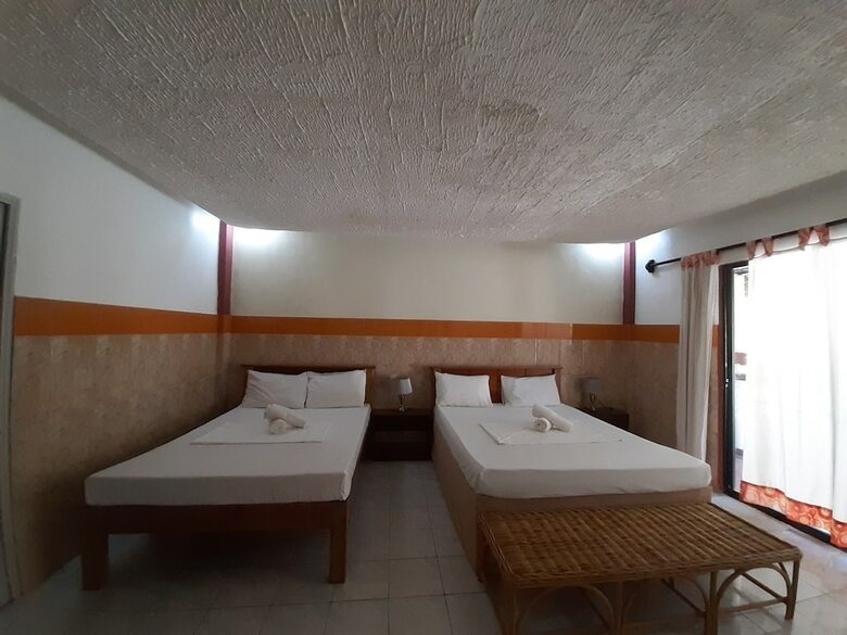 Hotel Coopers Beach Resort