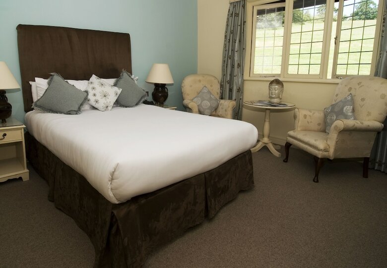 Ramada Resort By Wyndham Cwrt Bleddyn Hotel & Spa