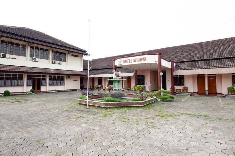 Oyo 2495 Hotel Wijaya