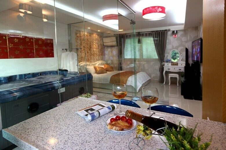 Apartamentos White House On The Lake Pension