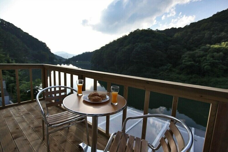 Apartamentos White House On The Lake Pension