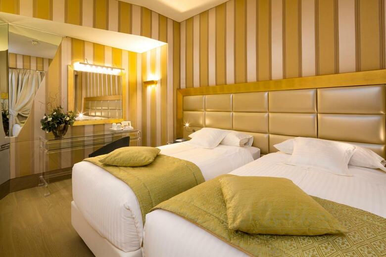 Hotel Antares Rubens