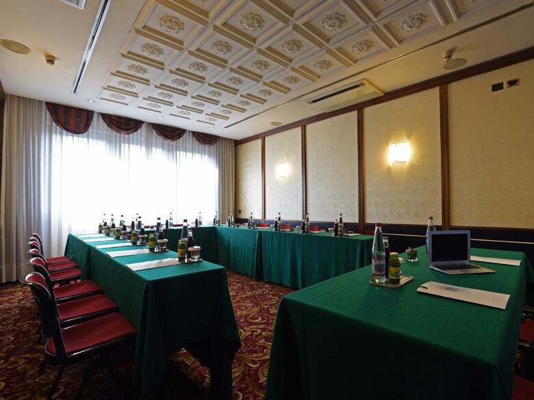 Hotel Antares Rubens