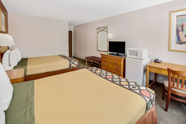 Motel Super 8 By Wyndham Crystal Lake