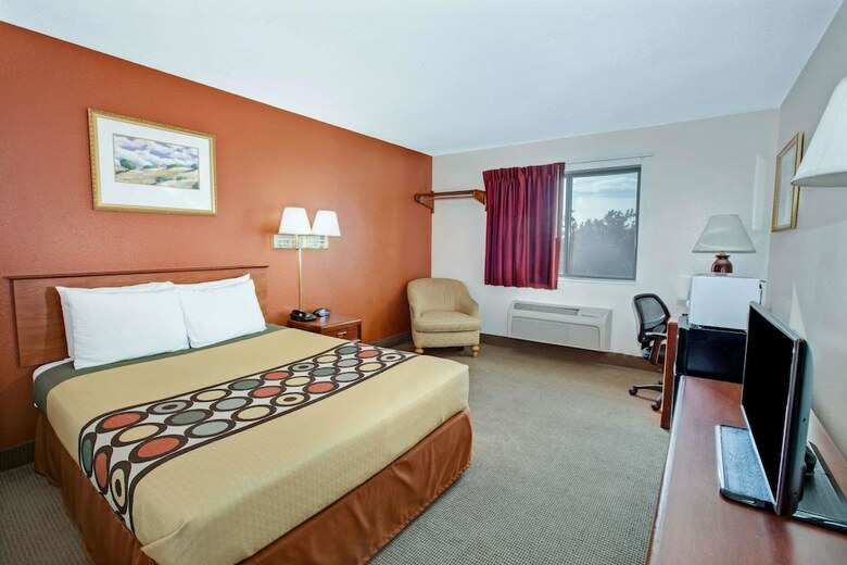 Motel Super 8 By Wyndham Crystal Lake