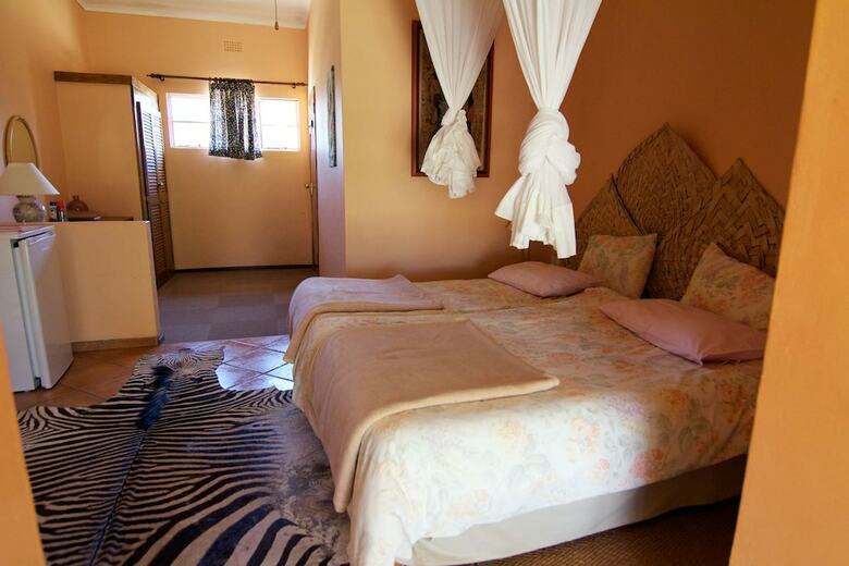 Corona Guest Farm