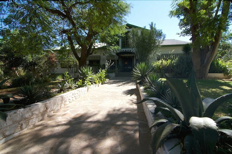 Corona Guest Farm
