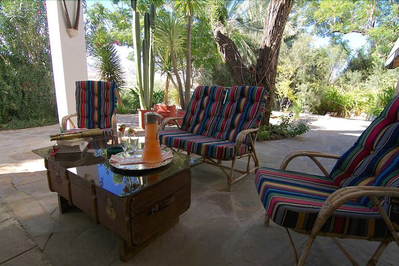 Corona Guest Farm