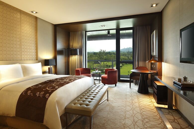 Hotel Crowne Plaza Xuzhou Dalong Lake