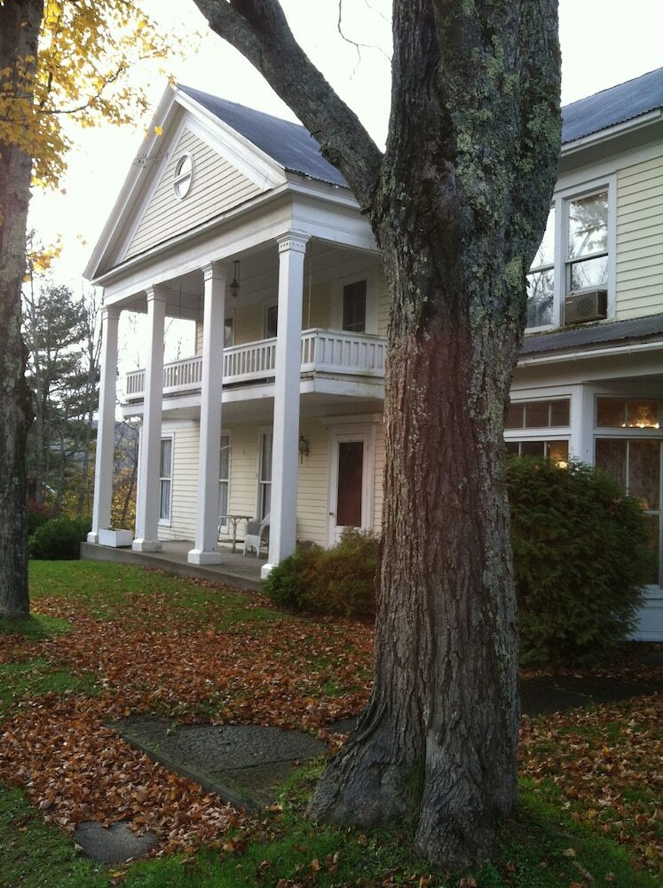 Bed & Breakfast The Willow Tree Inn
