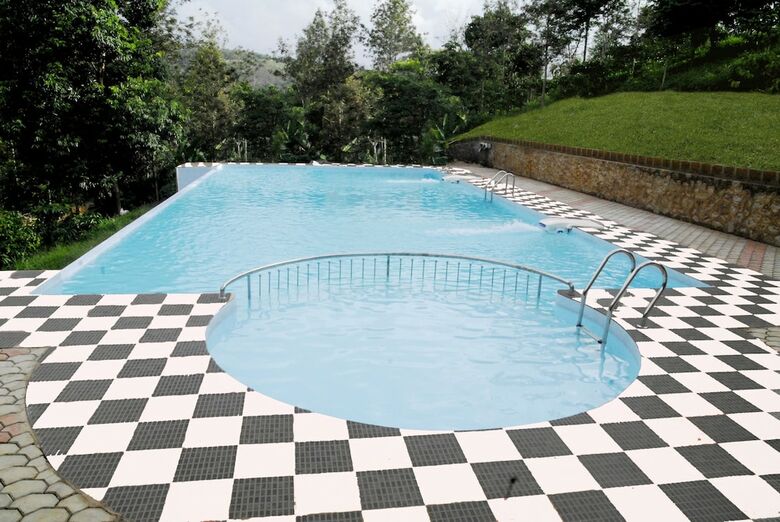 Hotel Crescent Residency