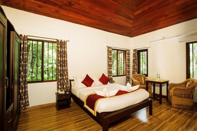 Hotel Crescent Residency