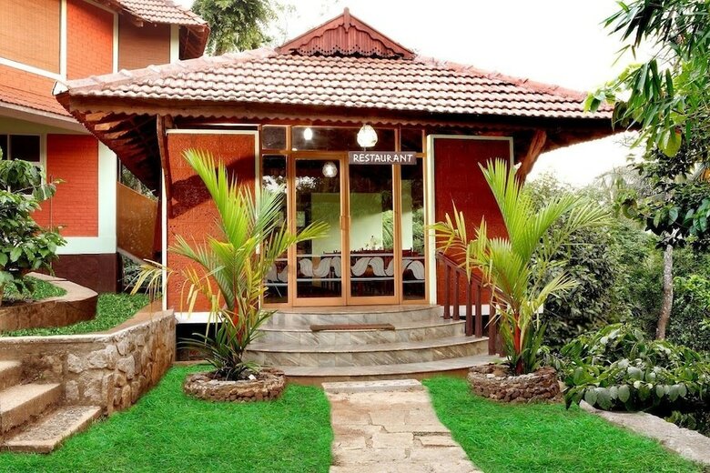 Hotel Crescent Residency