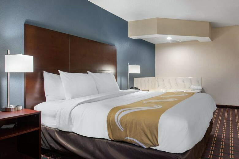 Hotel Quality Inn & Suites