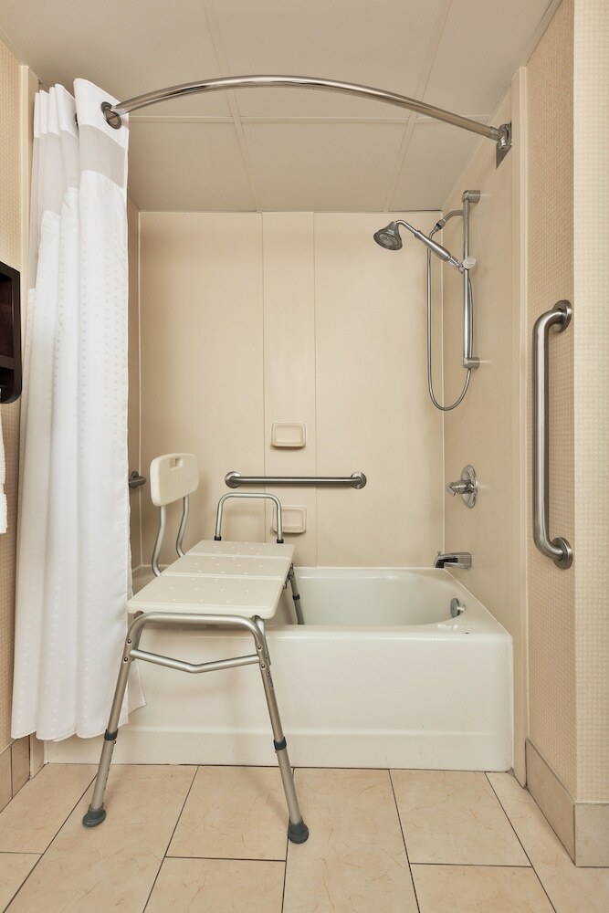 Hotel Holiday Inn Exp Winston Salem