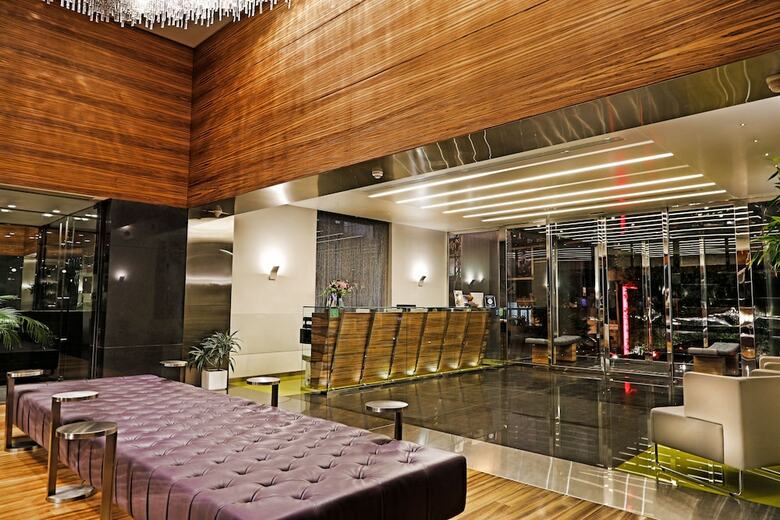 Warwick Stone 55 Hotel