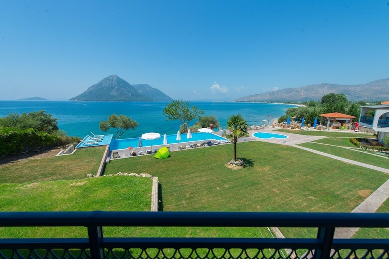 Aparthotel Thesmos Village