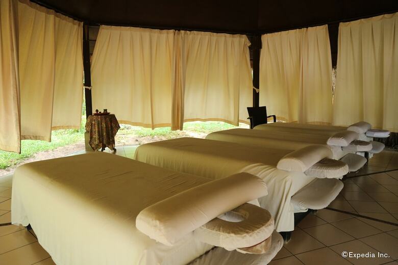 Villa Dos Palmas Island Resort & Spa