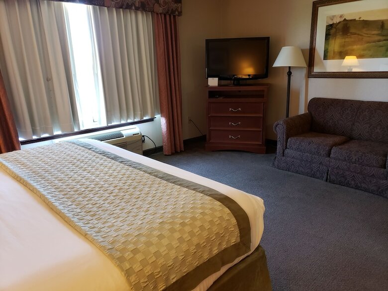 The Marigold Grand Hotel And Suites