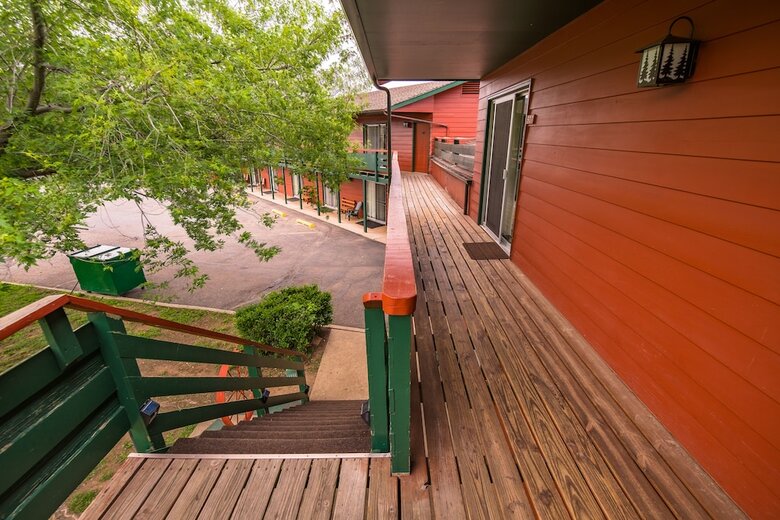 Hotel Discovery Lodge