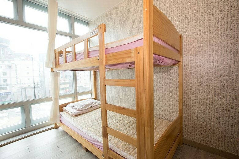 Hostal With Guesthouse